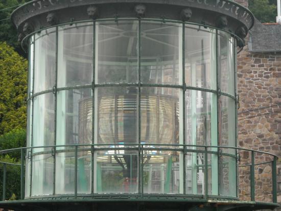 LENTILLE DE PHARE A LEZARDRIEUX