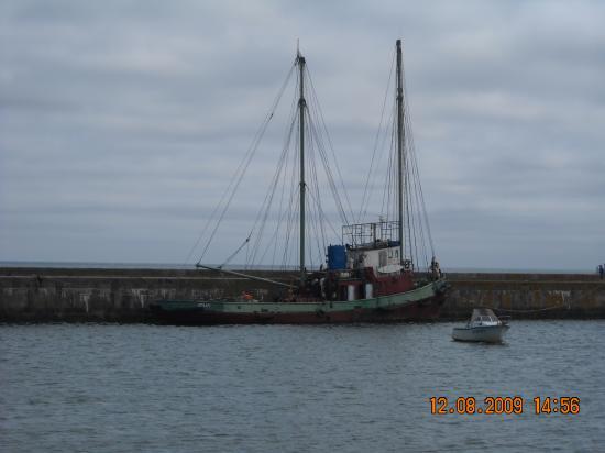 LE JOLLY AU PORT DE BARFLEUR AOUT 2009
